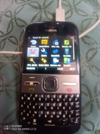 Móvil Nokia E72 Negro + Cargador