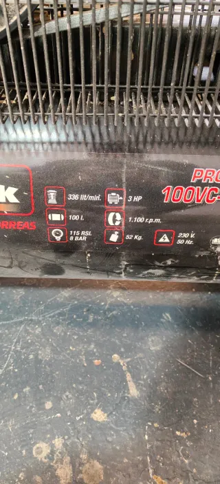 Compresor Cevik 100VC-3M Negro