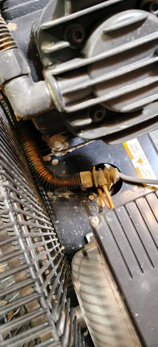 Compresor Cevik 100VC-3M Negro