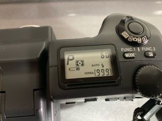 2 Cámaras Digitales Nikon + Accesorios