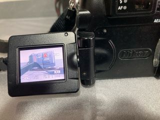 2 Cámaras Digitales Nikon + Accesorios