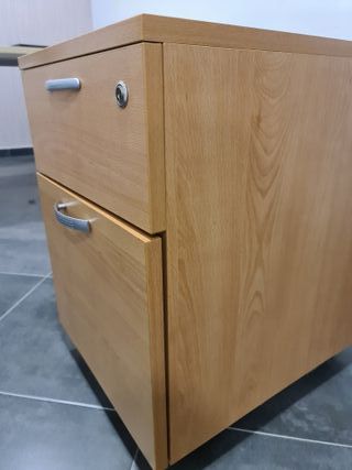Cajonera de oficina madera y metal