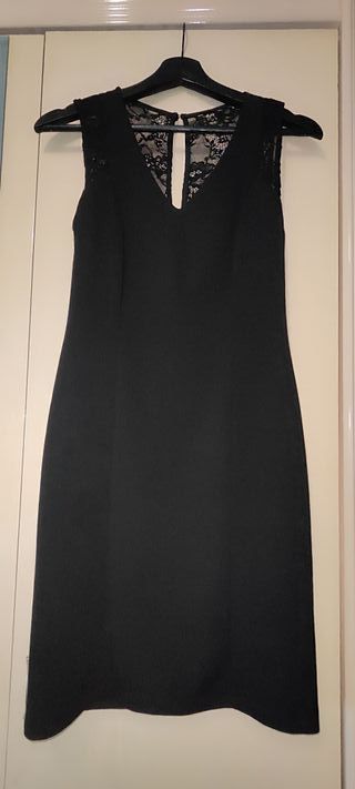 Vestido de fiesta negro con encaje