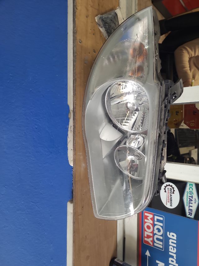 Faro Izquierdo BMW Serie 1