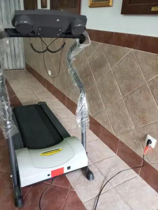 Cinta de correr automática sin usar