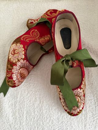 Zapatos Fallera Talla 39 Rojo y Dorado