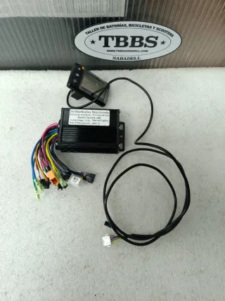 Centralita 24-48V 20A Sinewave LCD Color