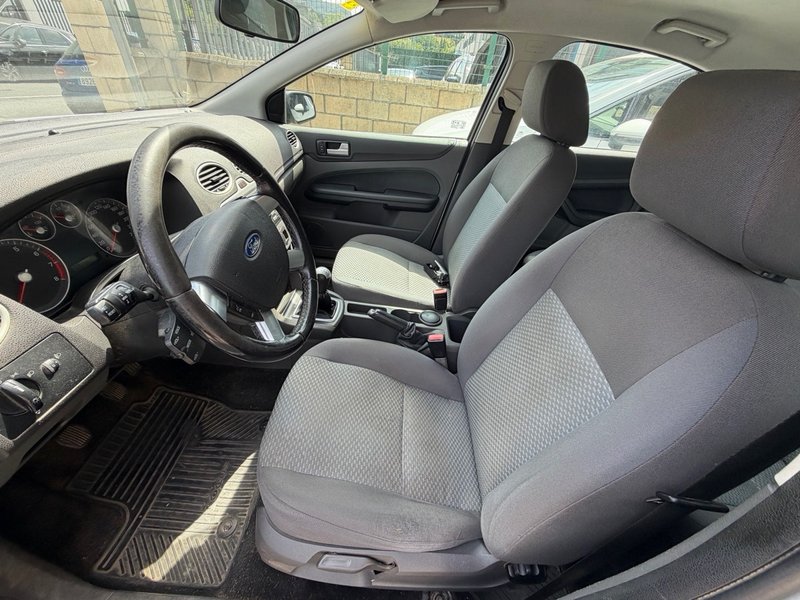 Ford Focus 2006, foto 10