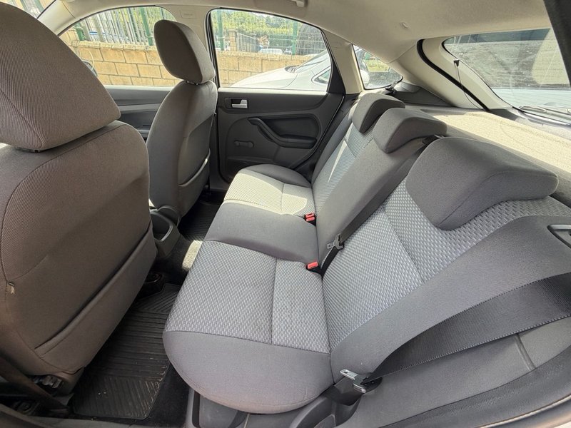 Ford Focus 2006, foto 8