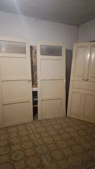 Puertas madera maciza antiguas con cristal