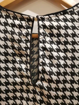 Blusa estampada pata de gallo