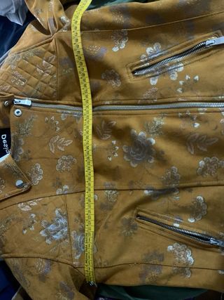 Chaqueta Desigual floral dorada