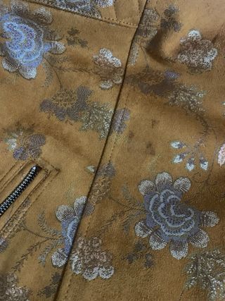 Chaqueta Desigual floral dorada