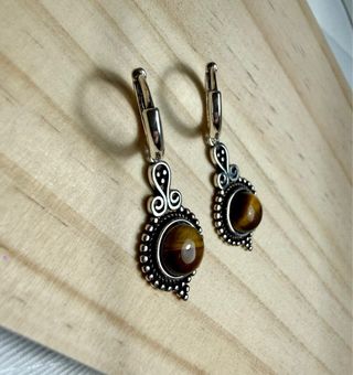 Pendientes de plata con piedra ojo de tigre