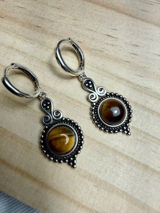 Pendientes de plata con piedra ojo de tigre
