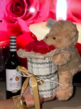 Regalo San Valentín Oso Peluche y Chocolate