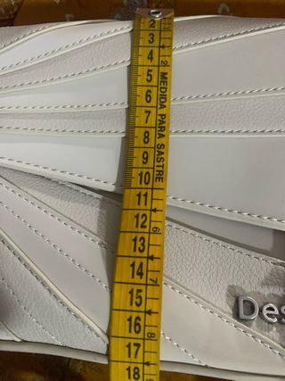 Bolso Desigual bandolera beige y blanco