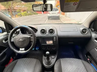 Ford Fiesta 2004