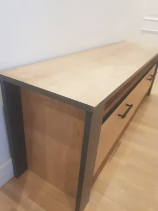 Mueble de madera y metal