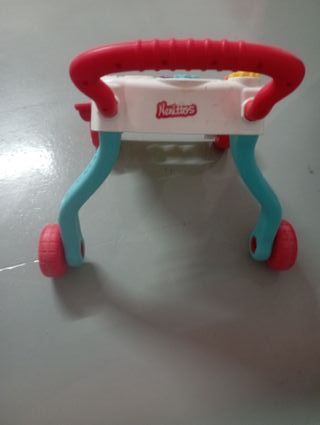 Correpasillos infantil con actividades