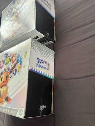 ETB Pokémon Prismatic Evolution Español