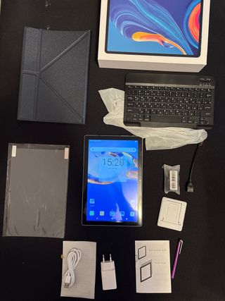 Tablet Android con funda y teclado