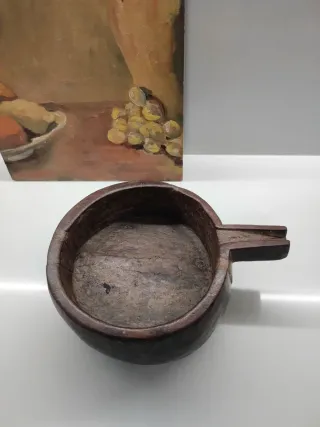 Quesera antigua de madera