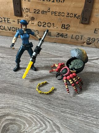 Figura Resident Evil Jill Valentine y Web Spinner