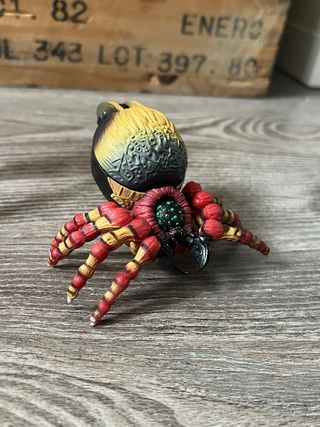 Figura Resident Evil Jill Valentine y Web Spinner