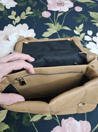 Bolso Parfois Beige Acolchado color camel