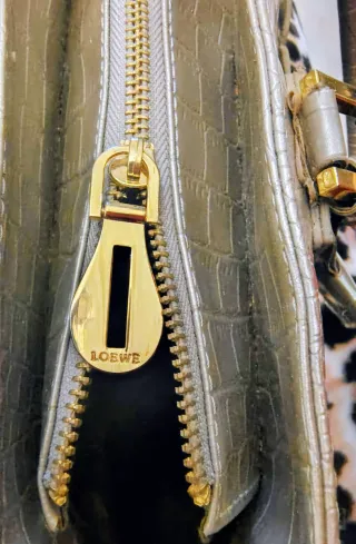 Bolso Loewe Plateado Cocodrilo