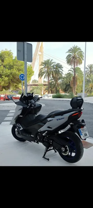 Yamaha Tmax 560