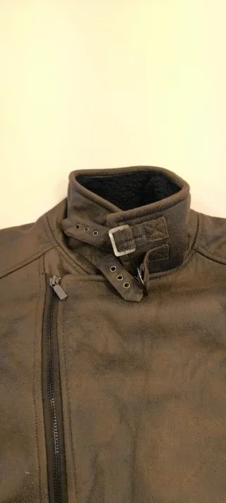 Abrigo estilo bomber polipiel marrón