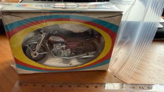 Réplica Moto Suzuki 750 Politoys GT51 Años 70