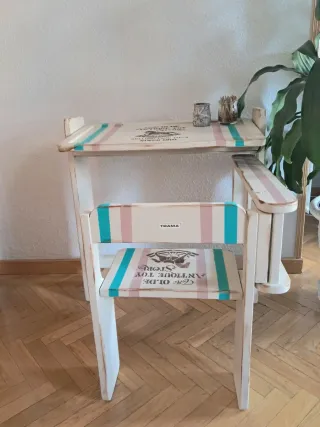 Pupitre infantil vintage con silla
