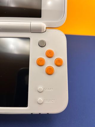 Nintendo 2DS XL Arancione/Bianco