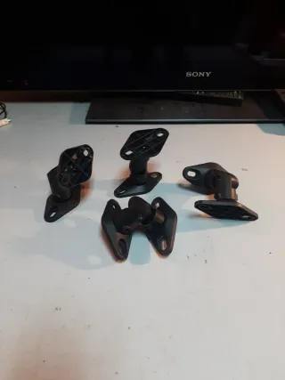 Supporti a parete per altoparlanti