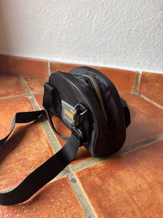 Bolso Puma Negro y Dorado