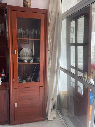 Mueble Vitrina Madera y Cristal