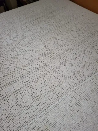 Colcha antigua ganchillo beige