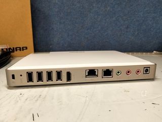 QNAP TBS-453DX-4G-US NAS SSD M.2 4 Bahías 4 GB RAM 10 GbE