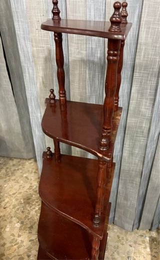 Rinconera antigua de madera