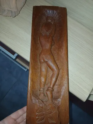 Quadro intaglio legno donna con vaso