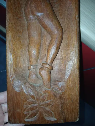 Quadro intaglio legno donna con vaso