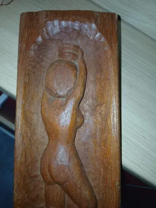 Quadro intaglio legno donna con vaso