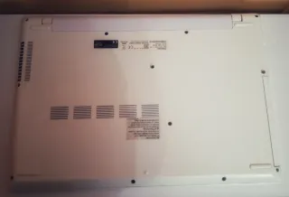 Portátil Toshiba Satellite Blanco