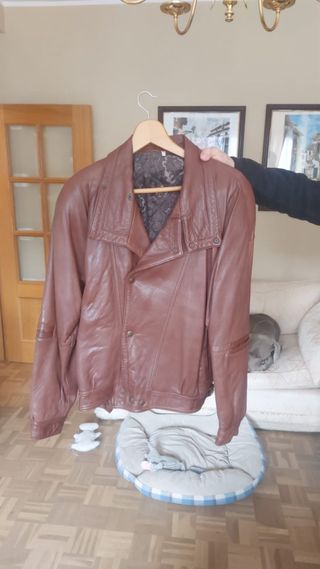 Chaqueta de cuero marrón