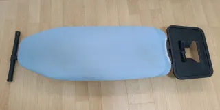 Tabla de planchar con soporte para plancha