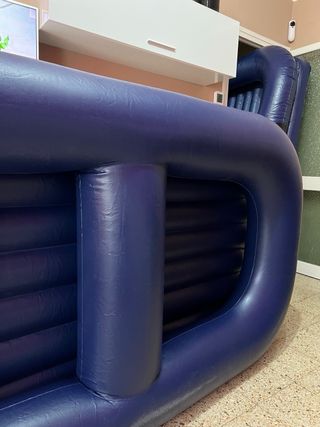 Cama hinchable con separación del suelo