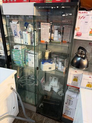 Vitrina expositora cristal y metal